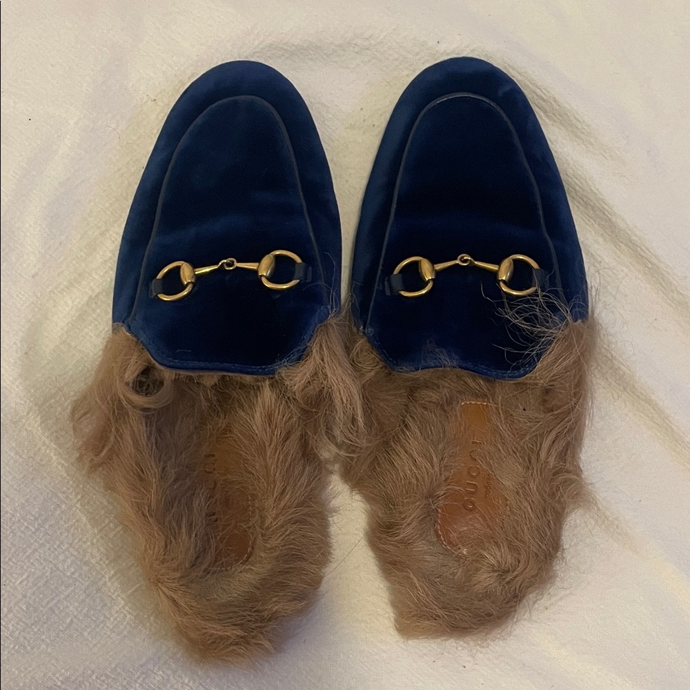 GUCCI fur slides!